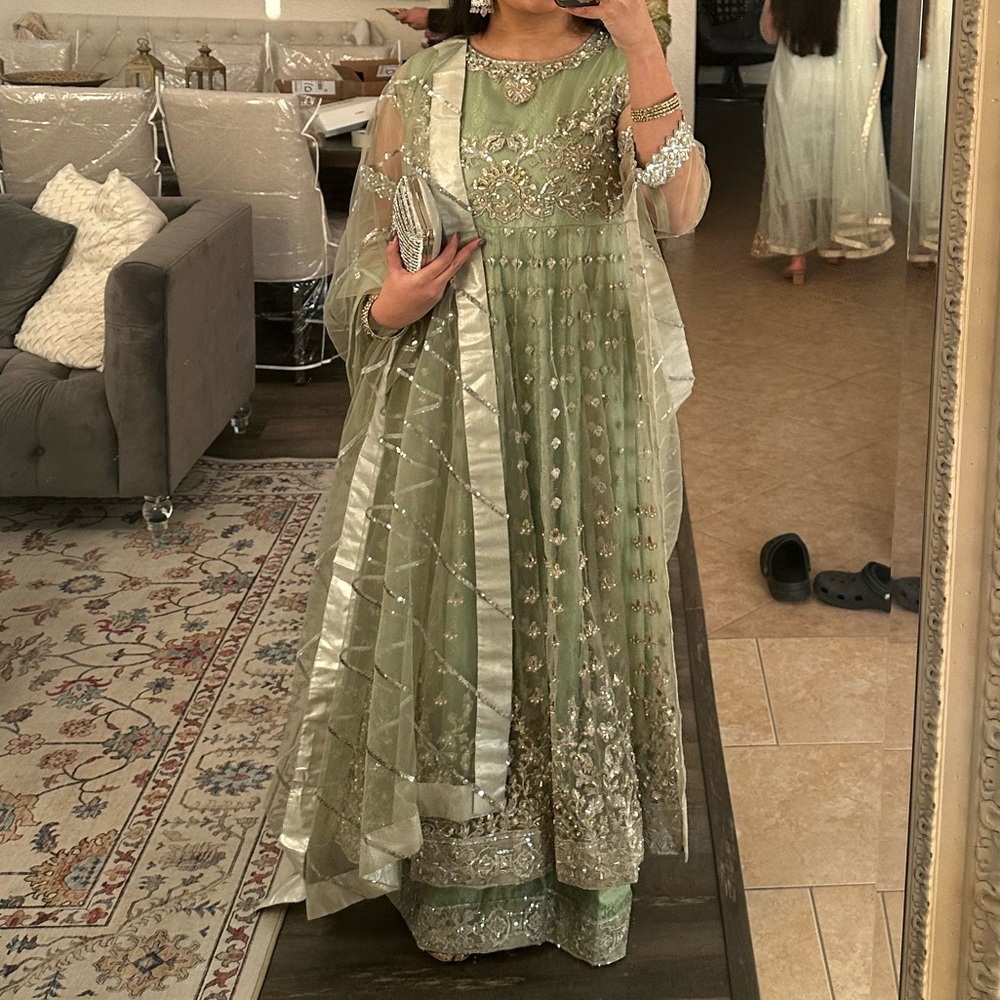 Wedding wear  Maryum n Mariam - embroidered gown (Pakistani/indian/desi) size L